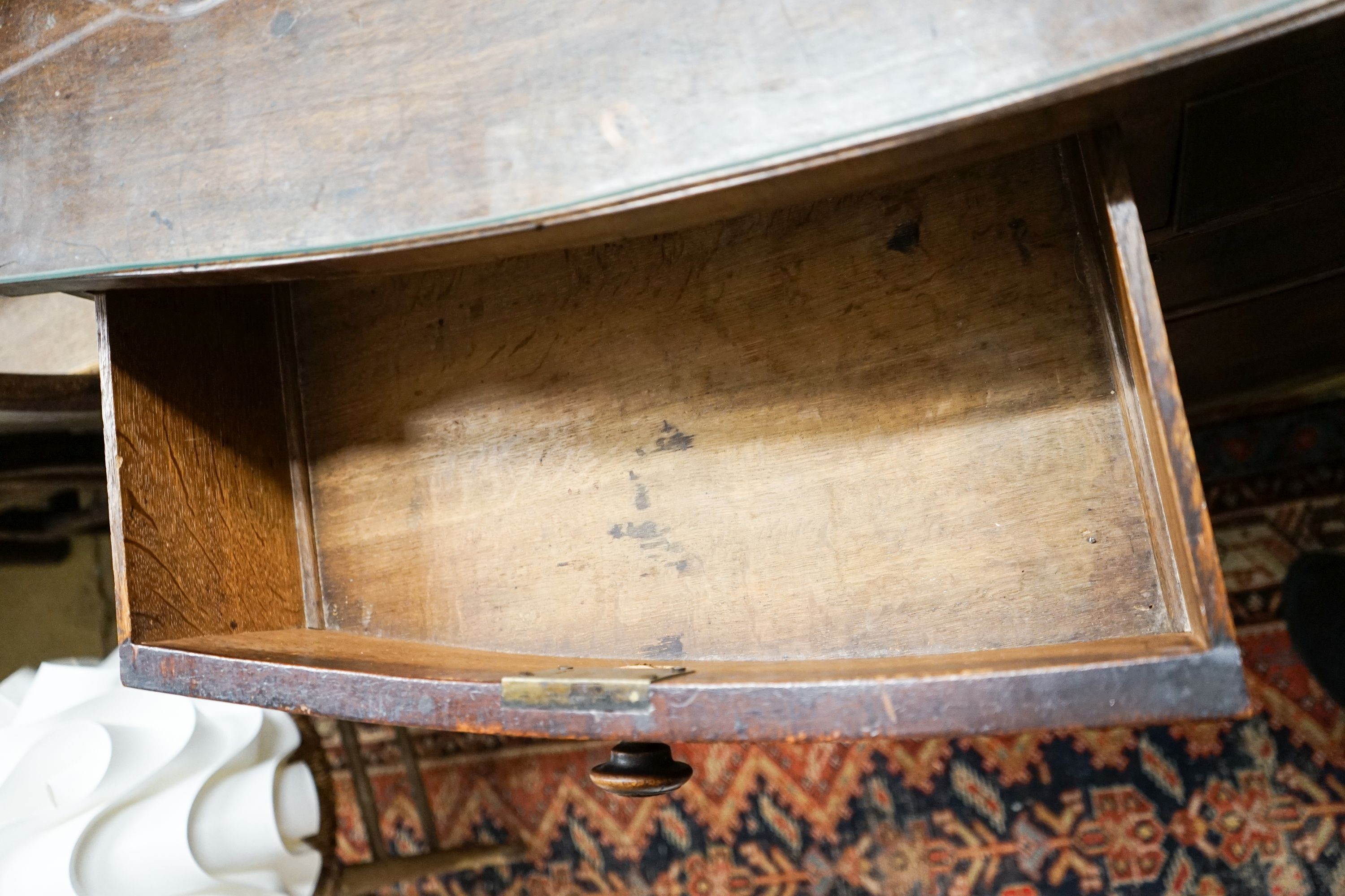 A Regency mahogany bowfront chest, width 104cm, depth 54cm, height 105cm